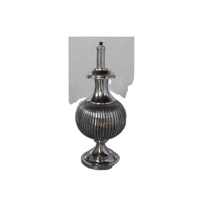Lampe de table en aluminium moulé de haute qualité avec boule centrale en relief, finition mate, alimentation électrique, prix de gros - Product Image 3