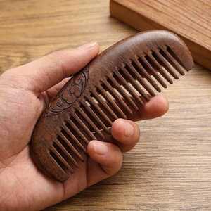 Peine de madera grabado de doble cara, portátil para el hogar, duradero, artesanía decorativa para el hogar - Product Image 3