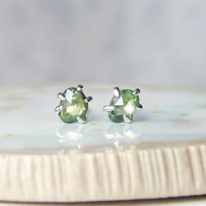 Pendientes de Plata con Zafiro Verde Natural, Corte Redondo, Engaste en Bisel, Certificado IGI, Joyería Artesanal Hecha a Mano para Mujer, Regalo - Product Image 1
