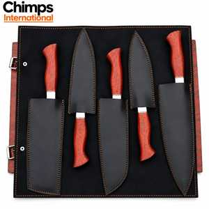 Juego de Cuchillos de Acero al Carbono de 5 Piezas Hechos a Mano de Primera Calidad, Mangos de Madera, Diseño Ambidiestro, Acabado de Hoja Recubierta - Cuchillos Santoku de Chef - Product Image 2