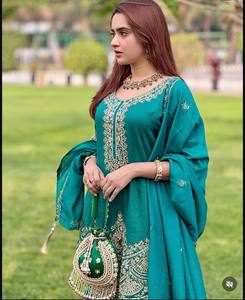 Traje Salwar de Algodón Bordado Verde Esmeralda con Dupatta, Corte Holgado, Ropa Tradicional India y Pakistaní para Mujer, Largo hasta el Tobillo - Product Image 3