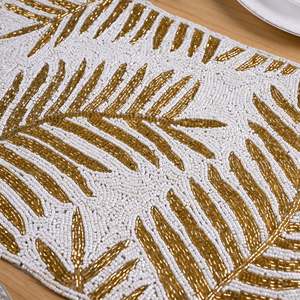Napperon de table doré et blanc perlé à la main pour Thanksgiving – Design élégant perlé pour tables à manger - Product Image 4