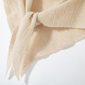 Petit foulard jacquard tendance effet laine pour femme – Écharpe de luxe automne-hiver à motif croisé et tricot écossais – Châles et écharpes chauds - Product Image 2