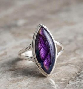 Bague Unisexe Classique en Argent Sterling 925 avec Sertissage Clos en Labradorite Violette Naturelle, Faite à la Main, Cadeau de Fiançailles, Bague Tendance - Product Image 4