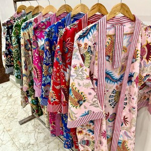 Bata Kimono Estampada con Tigre Rosa y Ribete a Rayas, Larga y Holgada, Ropa de Estar para Mujer, Temporada de Primavera, 100% Algodón - Product Image 1