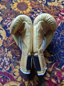 Équipement de boxe Winning Sparring, directement de l'usine, gants de boxe en cuir faits main avec lacets, gants d'entraînement Winning. - Product Image 2