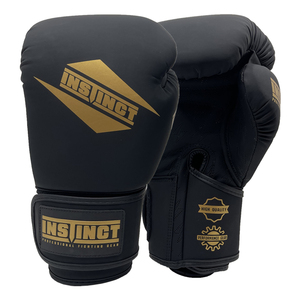 Guantes de Boxeo Muay Thai de Cuero Vacuno Genuino para Adultos, Diseño Nuevo, Ligeros, con Agarre Protector, Color Negro - Product Image 1