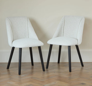 Ensemble de table à manger rectangulaire en teck massif moderne Per Se avec pieds noirs droits et chaises rembourrées en tissu contemporaines - Product Image 3