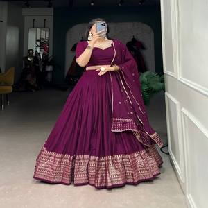 VASTRA COTTAGE Conjunto de Lehenga Choli de Chanderi Puro para Mujer con Dupatta, Borde con Tejido Zari y Lentejuelas, Ropa Étnica Festiva para Bodas - Product Image 4