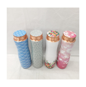 ขวดน้ำทองแดงดีไซน์ใหม่พร้อมดีไซน์ป้องกันการรั่วซึมและคุณประโยชน์ต่อสุขภาพแบบอายุรเวทสำหรับผู้ที่ชื่นชอบสุขภาพ - Product Image 3