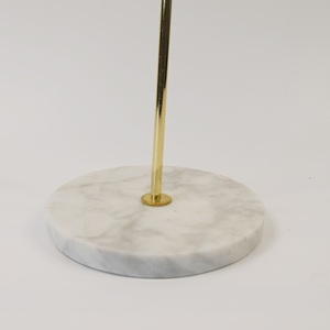 Support de Présentation Élégant pour Bijoux en T avec Base en Marbre, Organisateur Antidérapant pour Bracelets et Colliers, Présentoir Minimaliste de Luxe pour Coiffeuse - Product Image 4