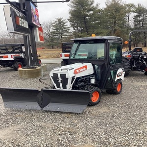Tractor Utilitario Bobcat AT450 Resistente, Diseñado para Trabajos Agrícolas con Construcción Robusta y Potencia Confiable - Product Image 1