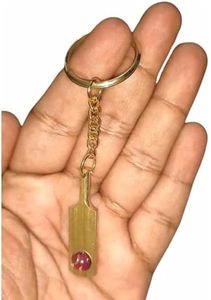 Petit porte-clés vintage en laiton en forme de batte de cricket pour les amateurs de cricket et cadeau promotionnel - Product Image 2