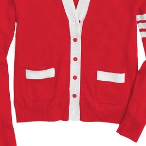 Cárdigan Rojo de Punto para Mujer, Cuello en V, Manga Larga, Moda de Invierno, Botones Frontales, Bolsillos con Parches, Estilo Varsity Corto, Fabricante OEM - Product Image 5