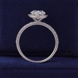 Anillo de Compromiso con Halo de Diamantes de Corte Ovalado en Oro Blanco, Anillo con Halo Oculto, Banda de Diamantes Pavé, Anillo Nupcial de Lujo, Joyería Fina con Diamantes - Product Image 4