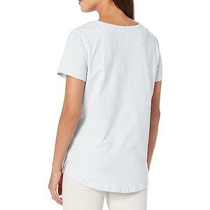 Colección de ropa de verano: Camisetas cómodas de marca privada, estilo casual con hombros caídos para mujer a bajo precio. - Product Image 4