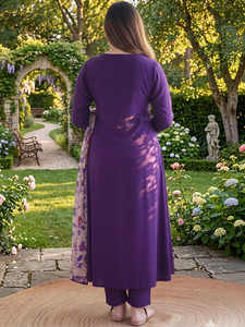 Damen Lila Traditioneller Rayon A-Linien Salwar Anzug mit Blumen-Dupatta, normale Passform, knielang, schnelltrocknend, Digitaldruck, Freizeitkleidung - Product Image 5