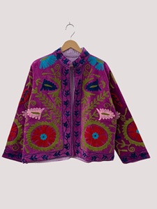 Manteau en velours brodé ethnique vintage pour femme, veste bohème faite à la main, vêtement d'extérieur court inspiré du kimono, mode hiver - Product Image 1