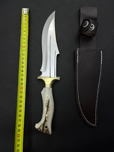 Cuchillo de Caza y Camping Jexa con Mango de Cuerno de Ciervo, Hoja Parcialmente Dentada de Acero Inoxidable 4116, con Funda de Cuero, Garantía de 3 Años - Product Image 3