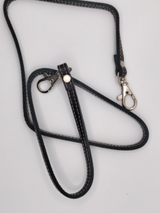 Portefeuille fin pour homme en cuir véritable personnalisé avec fermeture à pression, blocage RFID de haute qualité, fenêtre pour carte d'identité et format court - Product Image 6