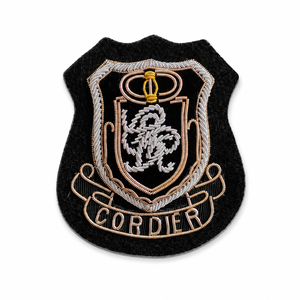 Parche de PVC Bordado Personalizado Ecológico para Coser con Hilo Metálico para Uniformes, Gorras y Accesorios - Product Image 1