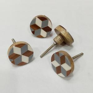 ลูกบิดประตูไม้เรซิ่นทำมือคุณภาพดีเยี่ยม วัสดุไม้ธรรมชาติและหิน พร้อมอุปกรณ์ฮาร์ดแวร์สำหรับประตู ผลิตในอินเดีย - Product Image 3