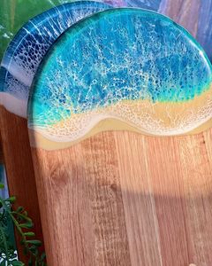 เขียงไม้เนื้อแข็งเคลือบอีพ็อกซี่เรซิ่นแบบพรีเมียม สำหรับเสิร์ฟชีส ผลไม้ ขนมปัง - Product Image 4