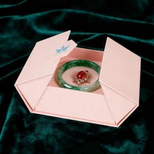 Elegante Caja de Regalo Magnética Hecha a Mano, Caja de Lujo de Doble Puerta con Laminado Mate y Logotipo Personalizado en Relieve - Product Image 4