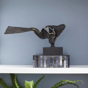 Sculpture abstraite moderne en aluminium, artisanat d'art, statue, décoration de luxe pour la maison, salon, bureau, décoration de table, anniversaire - Product Image 3