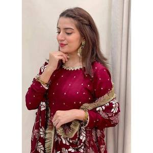 Vestido de Diseñador con Falda y Dupatta para Fiestas, Ropa India y Pakistaní - Product Image 4