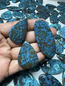 ขายส่งคริสโซคอลล่าแบบกำหนดเองได้ ราคาดีที่สุด หินคาโบชองธรรมชาติสีเขียวรูปไข่ทรงแฟนซี - Product Image 2