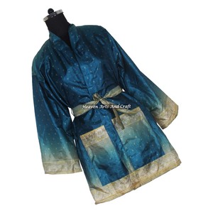 KS003 Robe longue kimono de plage ethnique d'été en soie vintage indienne faite à la main, imprimé floral, style bohème, pour la nuit ou comme peignoir - Product Image 2