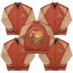 Blouson universitaire en satin de marque, avec fermeture éclair, manches raglan, violet beige, broderie graphique Caliper Gauge au dos, coupe-vent de baseball - Product Image 3