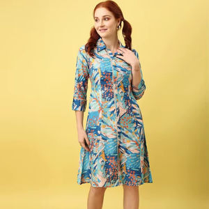 Camisa Formal Azul Floral Natural con Cuello Vuelto, de Georgette, Ajuste Holgado, Estampada, Manga Corta, Antiarrugas, Lavable, Largo hasta la Rodilla - Product Image 1