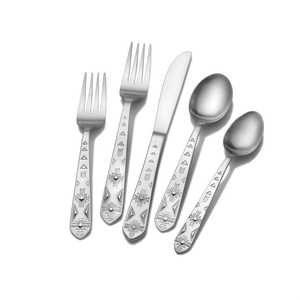 Juego de cubiertos metálicos de estilo moderno con agarre cómodo, ideal para el hogar, la cocina, restaurantes y servicios de catering. - Product Image 4