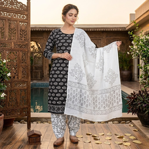 Traje Indio de Algodón con Estampado Floral Blanco y Negro para Mujer |   Salwar Kameez Punjabi de Alta Calidad con Estampado a Mano |   Conjunto de Ropa Casual Étnica - Product Image 4
