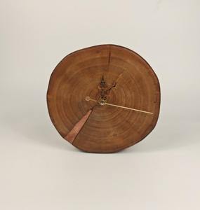 Horloge murale en tranches d'arbre naturelles, horloge en bois rustique faite à la main avec design en résine époxy à prix avantageux - Product Image 4