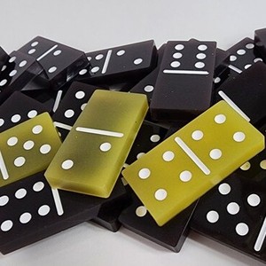 Juego de Dominó Doble Seis con Piezas de Color Personalizado, Mini Dominó de Resina Ecológica de Alta Calidad - Product Image 2