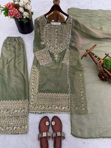 Ensemble de pantalon sharara en soie Fendy de qualité supérieure avec broderie de sequins – Ensemble salwar prêt-à-porter pour mariage et occasions festives - Product Image 2