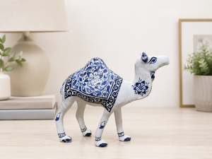NIRMALA ARTISANAT - Figurine de chameau en métal et poterie bleue artisanale |   Statue décorative à motif floral |   Peint à la main en Inde - Product Image 1