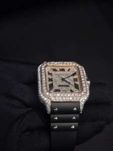 Montre carrée de luxe bicolore en acier inoxydable or rose, entièrement pavée de diamants Moissanite, cadran en cristal saphir, chiffres romains - Product Image 4