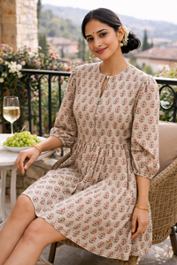 ชุดเดรสลำลองผู้หญิงลายดอกไม้สีเทาสุดหรู พิมพ์ลายด้วยมือ คอกลม แขนยาว มีกระเป๋าข้าง ใส่สบาย - Product Image 4