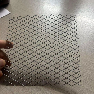 Tôles de treillis métallique galvanisé robustes et rouleaux de treillis à mailles losangées pour clôtures de sécurité et cloisons de sécurité industrielles - Product Image 1