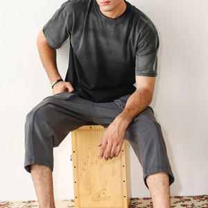 Shorts cargo 3/4 en molleton anthracite pour homme, taille élastique avec cordon de serrage, grandes poches à rabat, coupe ample, style streetwear, fabrication OEM, vente en gros - Product Image 5