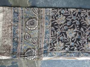 ผ้าฝ้ายโดบี้พิมพ์ลายคาลัมคารี ลายเรขาคณิตนามธรรม ผลิตด้วยมือจากอินเดีย สำหรับเสื้อผ้า เครื่องประดับ และของตกแต่ง - Product Image 4