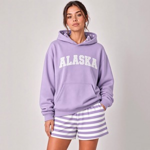 Ensemble de sweat-shirt décontracté pour femmes, vêtements de détente en coton confortables, combinaison de shorts rayés tendance, logo de marque personnalisé - Product Image 2
