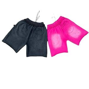 กางเกงขาสั้นผู้ชายสีดำ ล้างสีแล้ว ผ้าโพลีเอสเตอร์ 100% เอวยางยืด ใส่สบาย แห้งเร็ว ระบายอากาศดี สไตล์สตรีทแฟชั่น สำหรับฤดูร้อน - Product Image 6