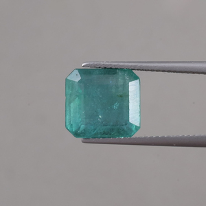 Émeraude naturelle en vrac certifiée IGI, 6,72 carats, taille émeraude, forme octogonale 12x11mm, vert clair premium, vente en gros - Product Image 1