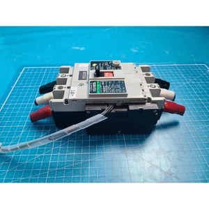 Disjoncteur en boîtier moulé Fuji SG103C, utilisé comme pièce détachée pour équipement semi-conducteur d'époque - Product Image 4