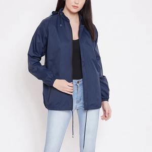 Veste coupe-vent imperméable personnalisée avec logo pour femmes, col montant, grande taille, veste coupe-vent d'extérieur - Product Image 5